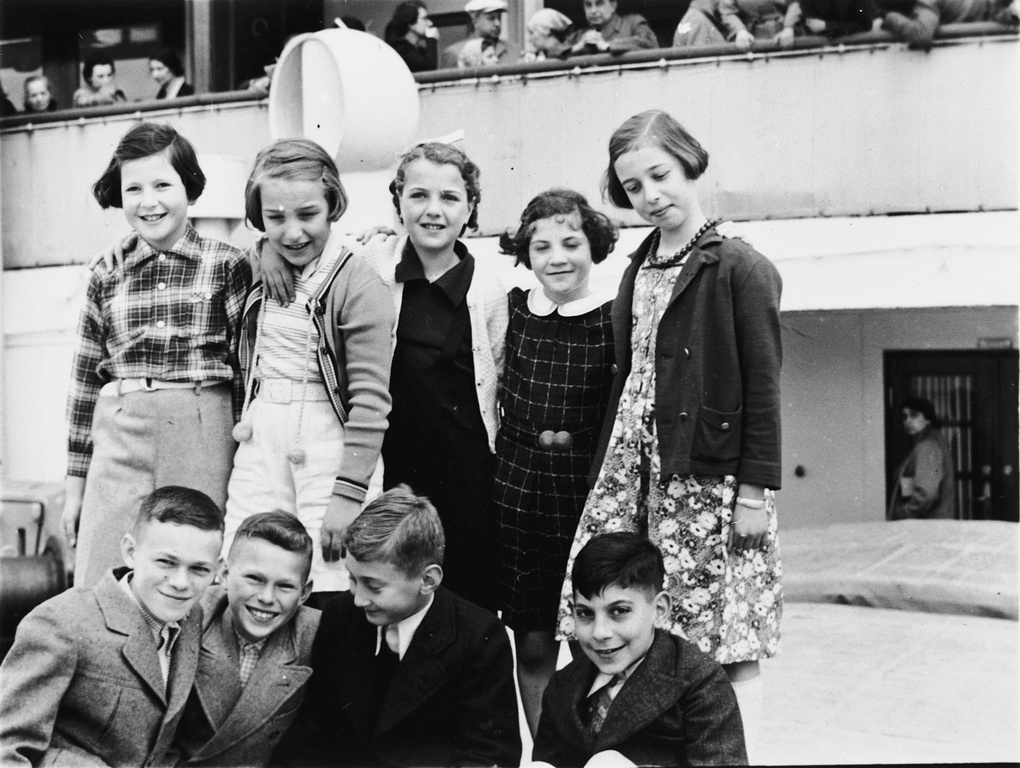 Hermann Fulds Sohn Hans Fuld (vorne rechts) an Bord der St. Louis. Die Familie versuchte nach dem Tod des Vaters nach Kuba zu fliehen, musste aber mit der St. Louis umkehren. Nachfahren leben heute in den USA. Foto: United States Holocaust Memorial Museum