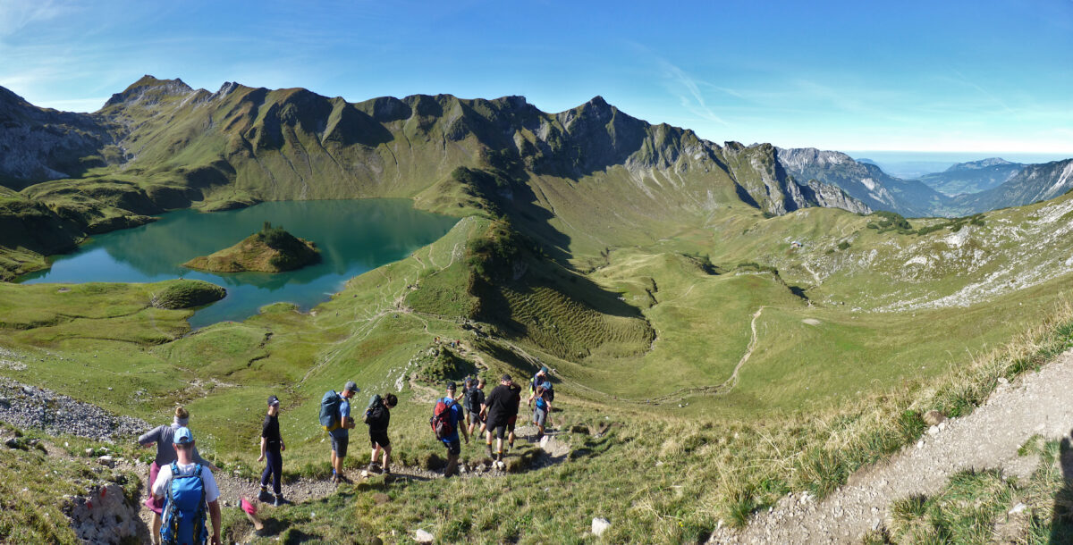 Als schönster Bergsee Deutschlands gilt der Schrecksee, den die Trabitzer LBV-Wanderergruppe besuchte. Foto: Bernhard Piegsa