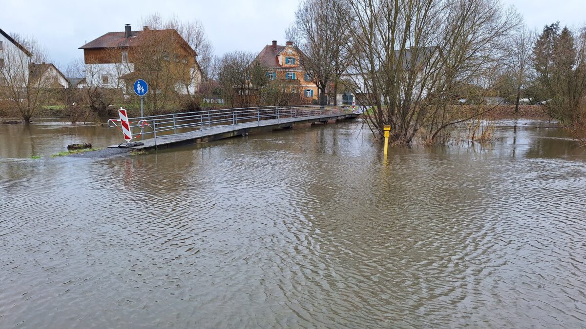 Hochwasser bei Luhe. Foto: Walter Beyerlein