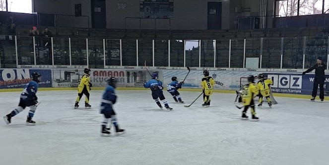 Für die U 9 der Young Blue Devils lief es beim eigenen Turnier nicht optimal. Foto: Heinz Preßl 