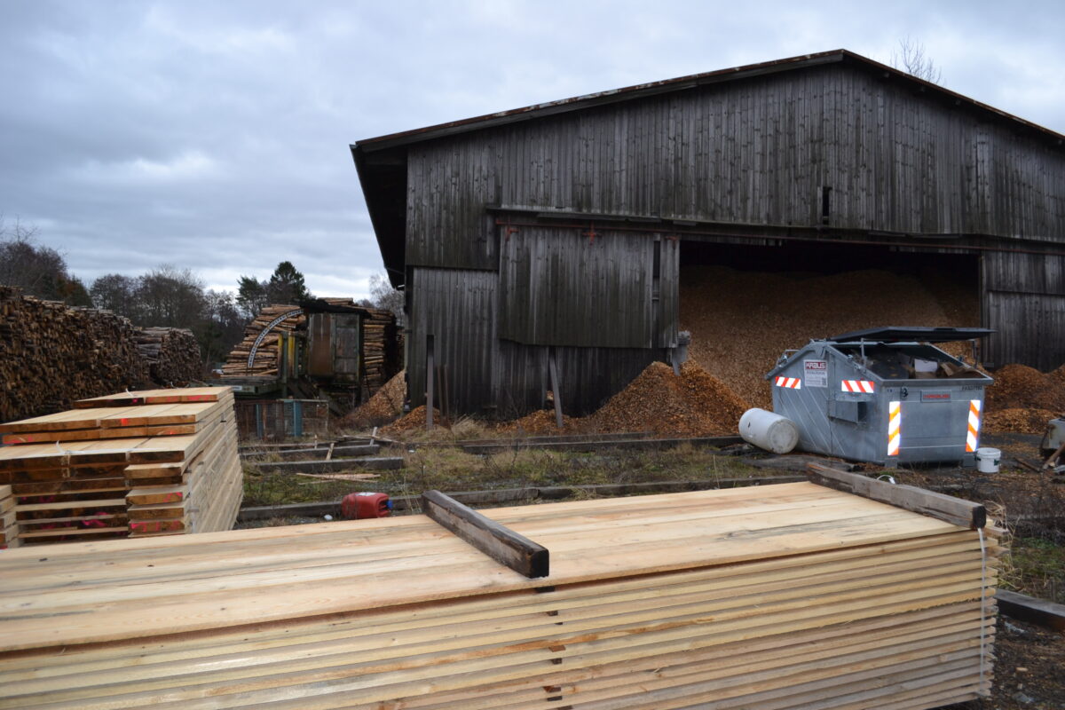 Zum Ende des Jahres stellt das Sägewerk Friedenfels seinen Betrieb ein. Foto: Udo Fürst