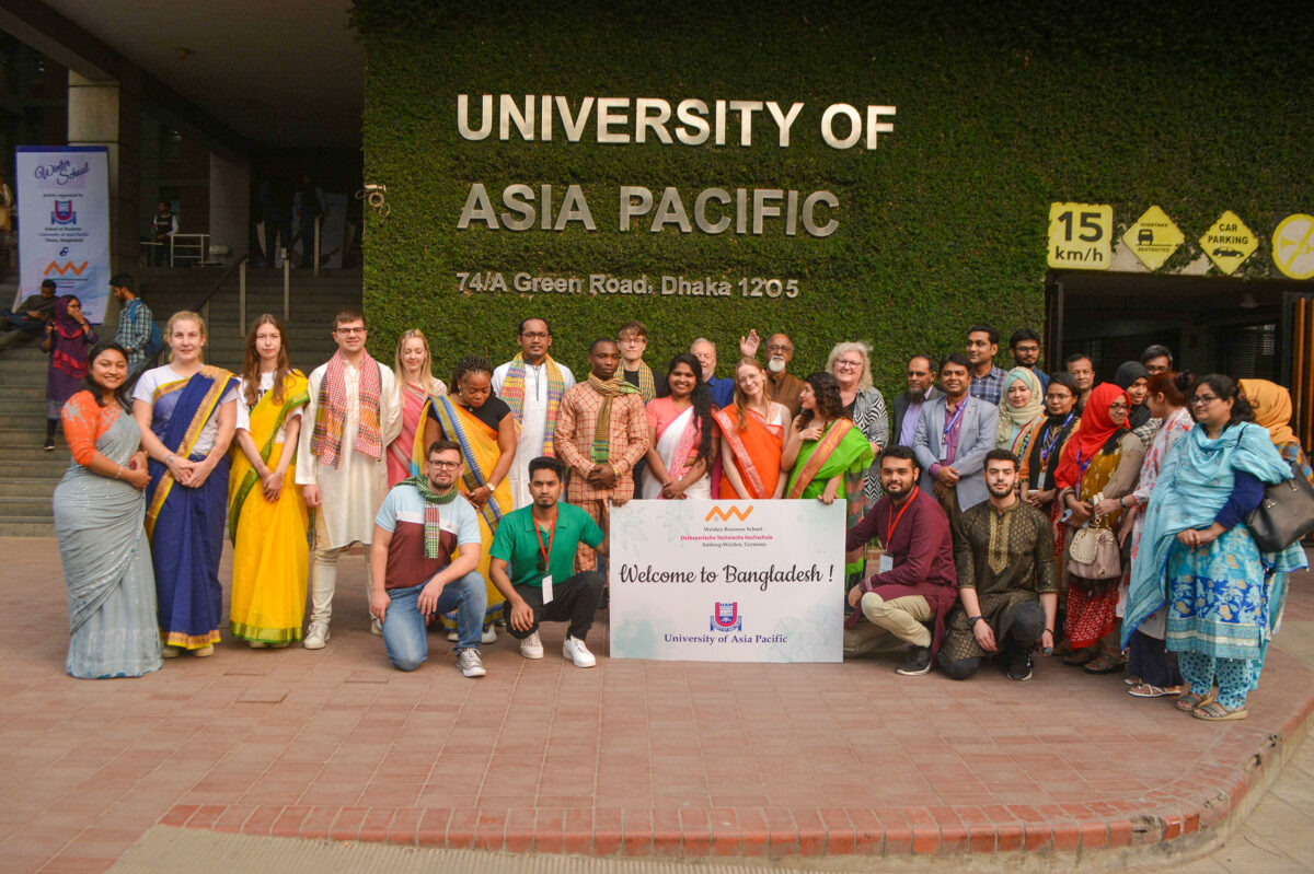 Die Teilnehmenden der ersten
Winterschool an der University of Asia Pacific. Foto: MD Sadique Hasan Polash/UAP