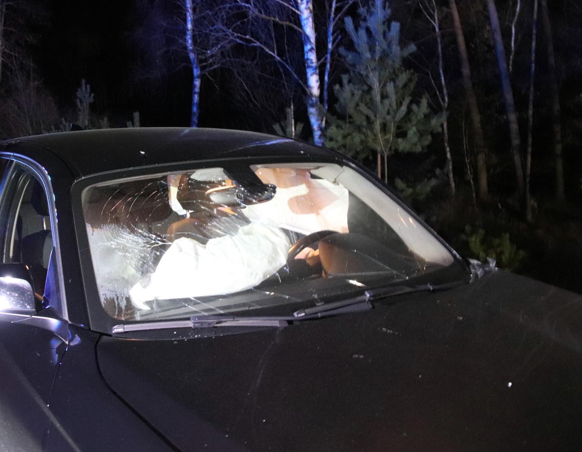 Der Wagen des Unfallgegners wurde ebenfalls stark beschädigt.  Foto: Jürgen Masching