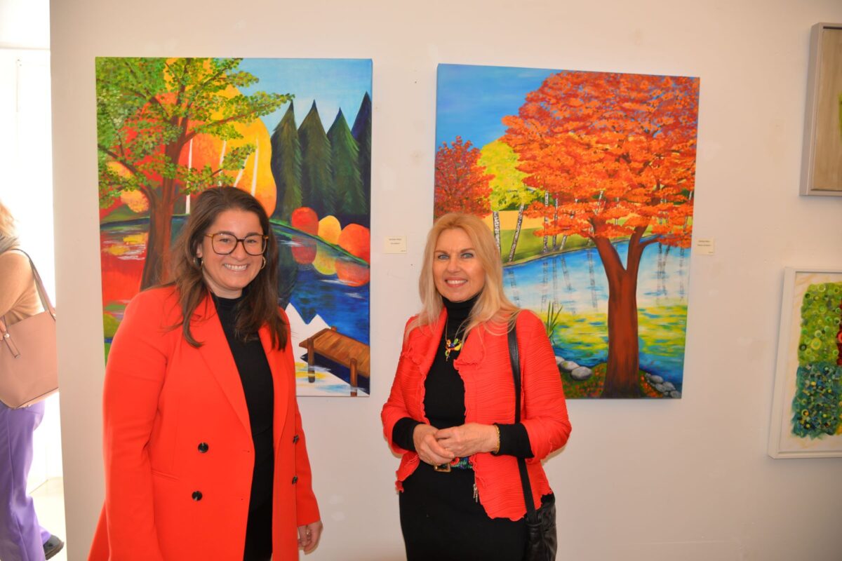2. Bürgermeisterin Nina Bezold und Petra Schicker. (von links) Foto: Petra Schicker