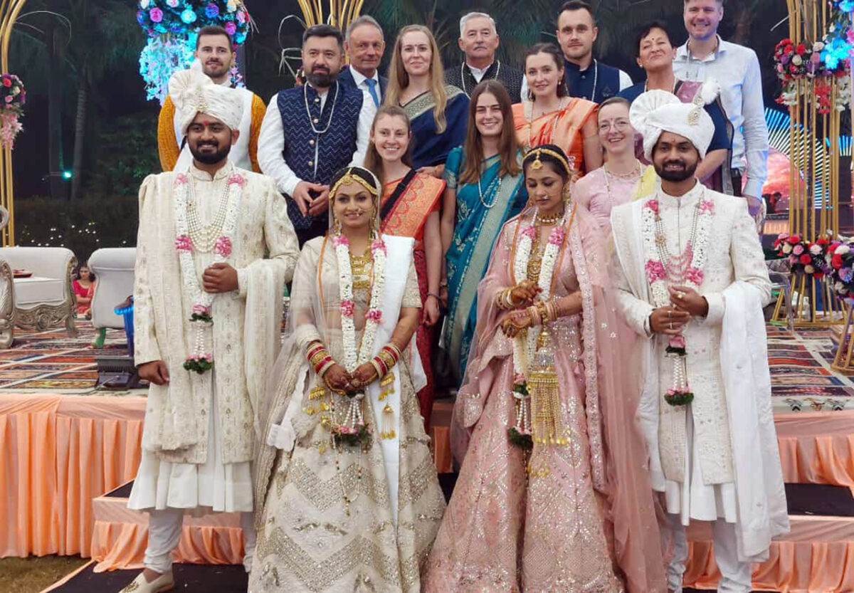 Ein Hauch Bollywood mit Gästen aus der Oberpfalz: Die Traumhochzeit des indischen Ärztepaars Vishal und Nirali. Foto: Tannhäuser