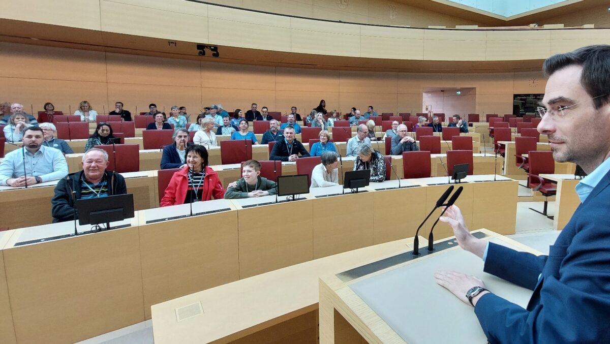 Politische Diskussion im Plenarsaal. Foto: Helmut Kunz 