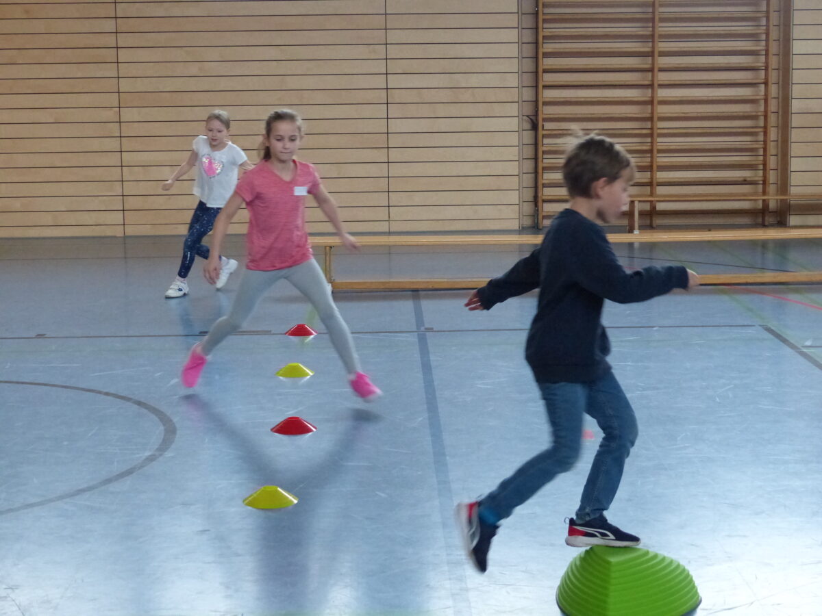 Sportlichkeit war von den Kinder angesagt. Foto: Hans Meißner