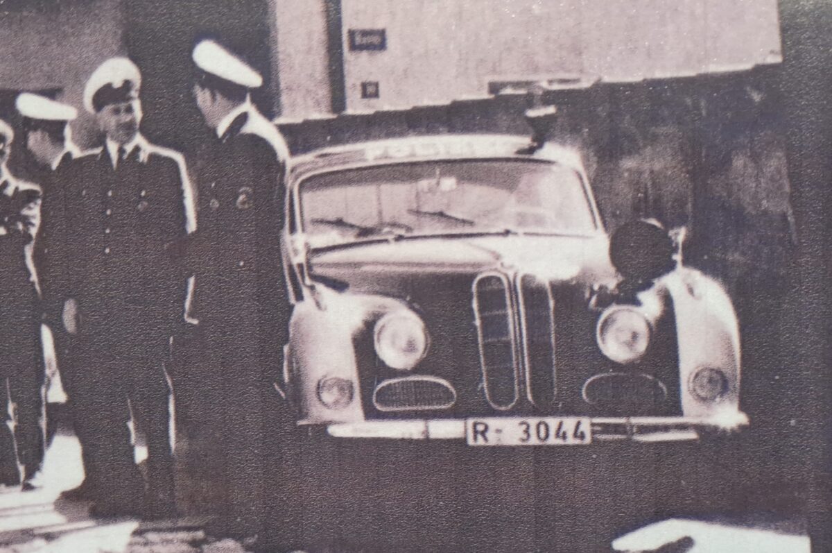 Offizielle In-Dienst-Stellung am 1. April 1965 beim Verkehrszug in Amberg.   Repro: Karl Seiler   