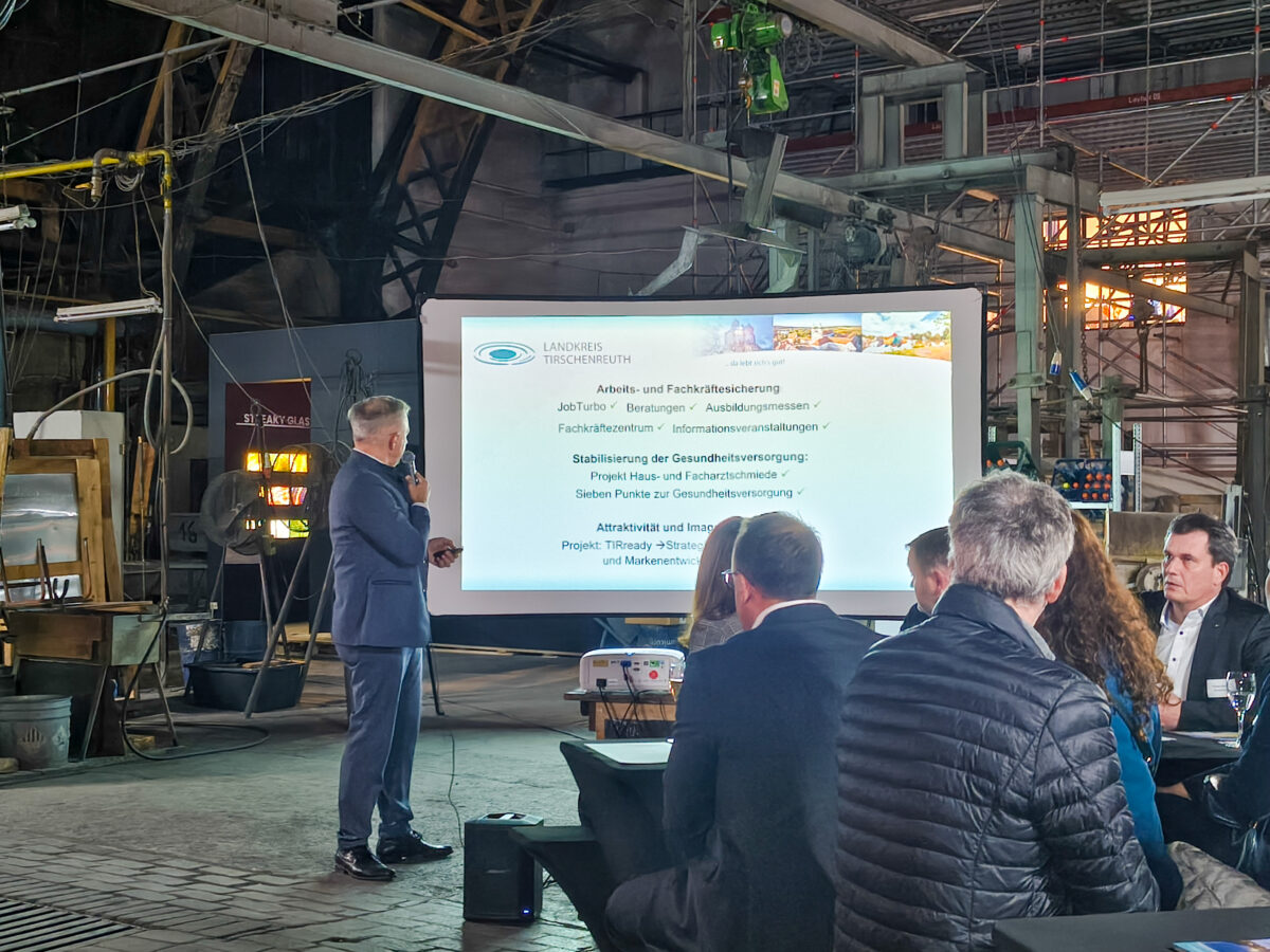 2512-Wirtschaftssymposium © Marco Vollath.jpg